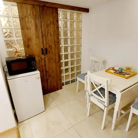 Apartment By Meta